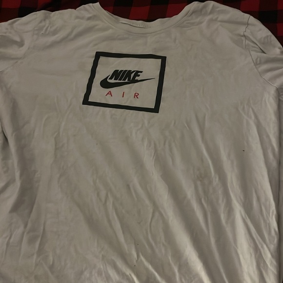 Nike shirts and one jordan - Picture 10 of 11